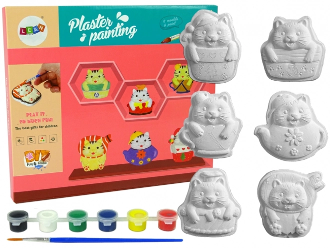 Set van gipsen afgietsels voor het schilderen van creatieve katten
