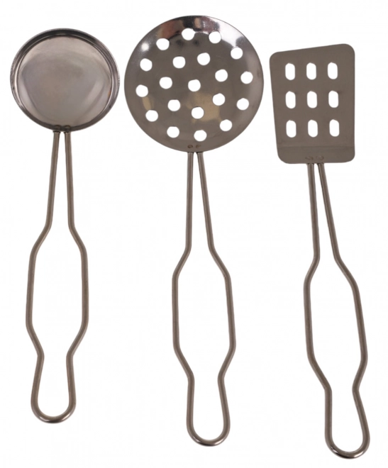 Gekleurde metalen potten en keukengerei