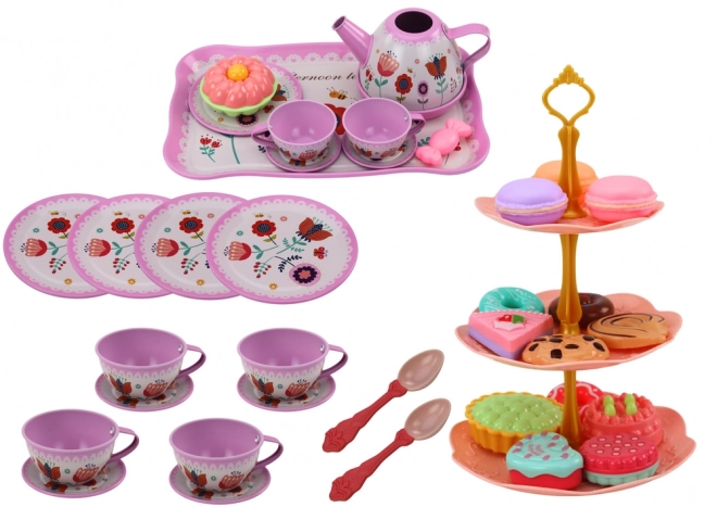 Theeservieset voor kinderen met desserts