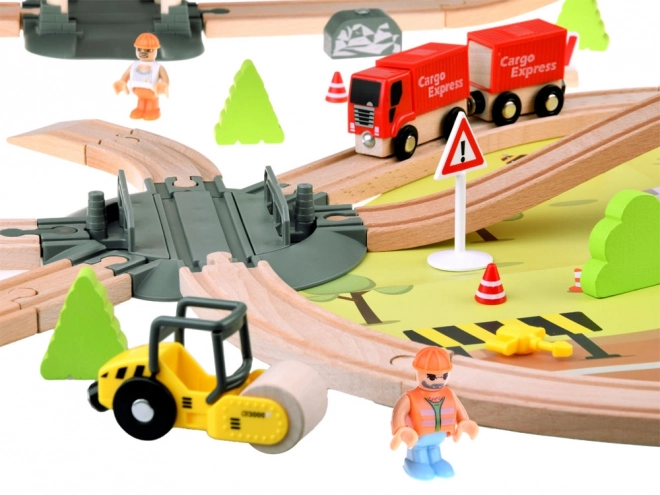 Houten spoorbaan voor kinderen met transportbasis en kraan