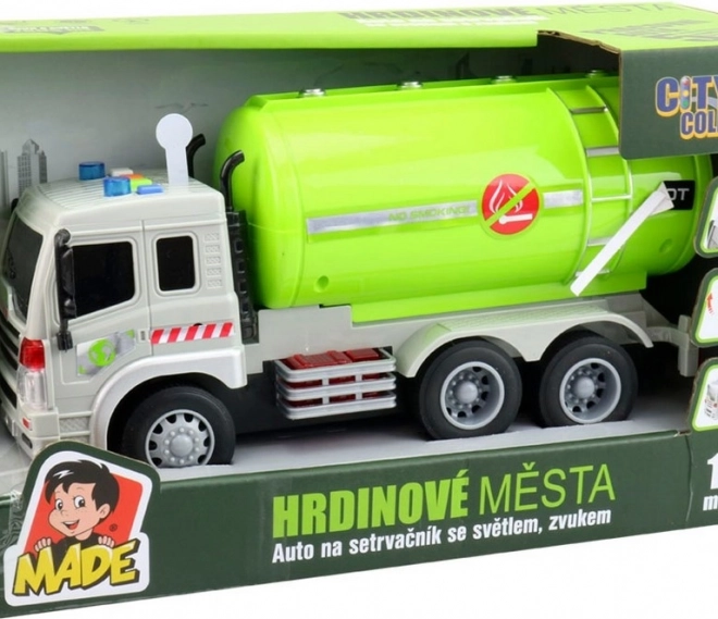Vrachtwagen met traagheid met licht en geluid