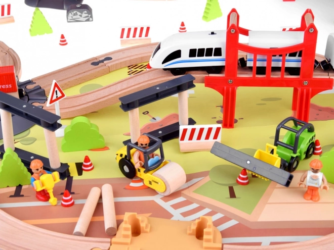 Houten spoorbaan voor kinderen met transportbasis en kraan