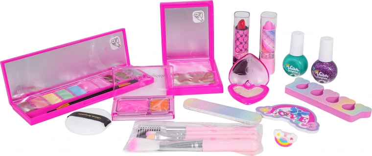 Rijke set voor make-up en manicure