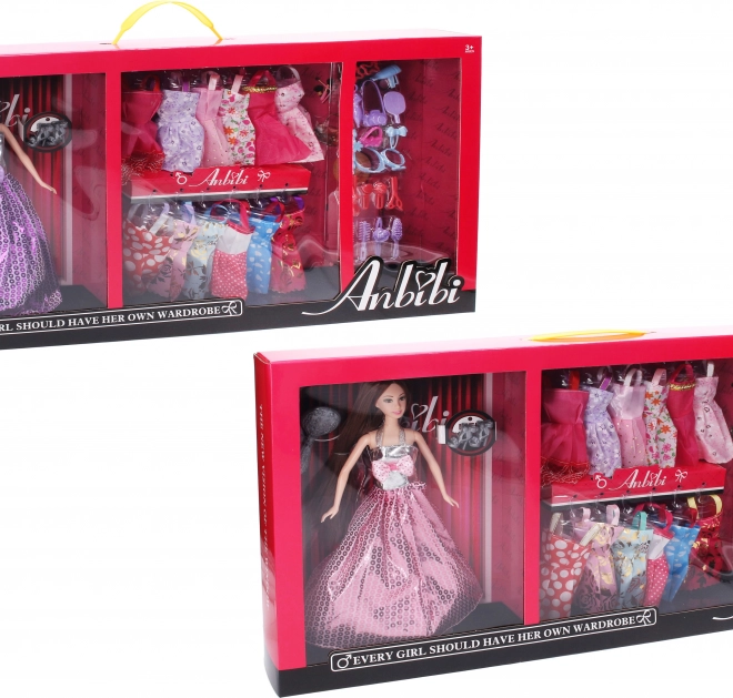 Pop met kledingkast en modeaccessoires