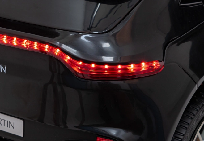 Aston Martin DBX Zwart