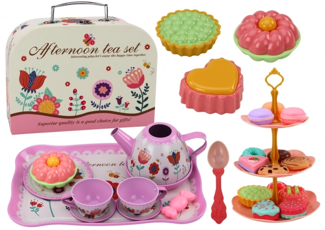 Theeservieset voor kinderen met desserts