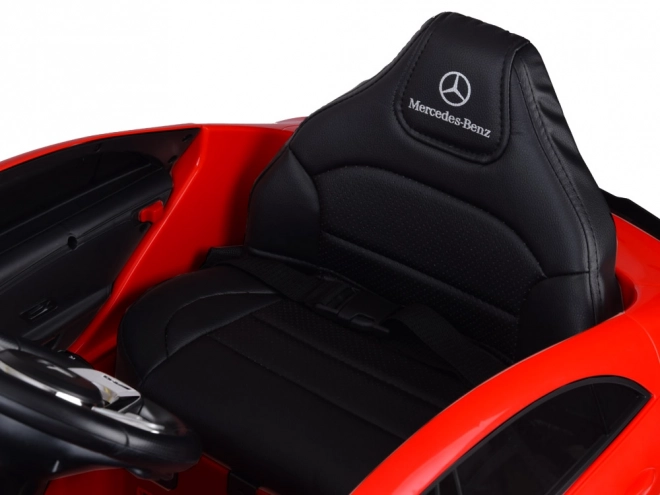 Elektrische kinderauto Mercedes AMG CLA 45s met schommelfunctie – Rood