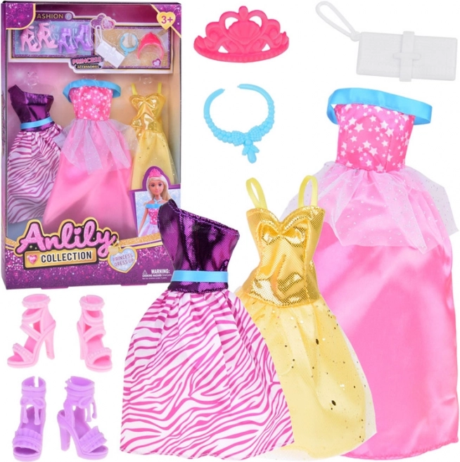 Set van moderne poppenkleding Jurken en accessoires