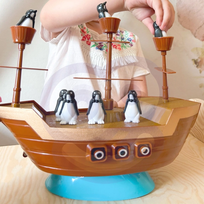 Woopie piratenschip van pinguïns