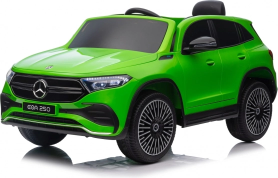 Elektrische auto Mercedes Benz EQA 250 groen