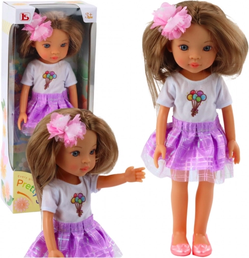 Pop Pretty Girl in een paarse rok en met lang bruin haar