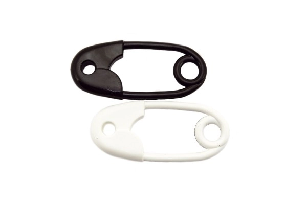 Rammelaar pin zwart-wit kunststof 12cm asst 2 soorten in zak 0m+