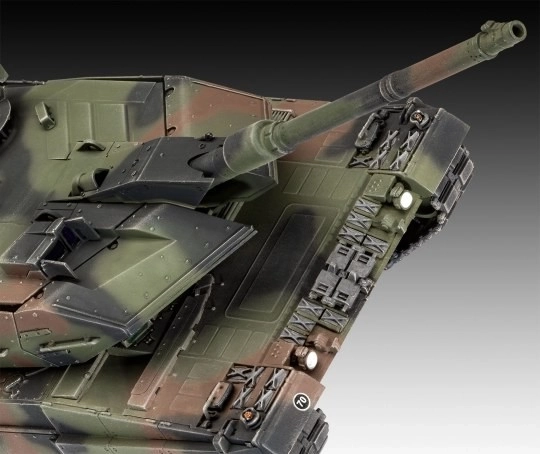 Plastic model Leopard 2A6/A6NL