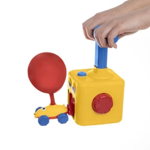 Auto met ballonnen opblazen
