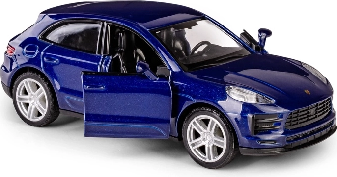 Openende deuren en gedetailleerd interieur