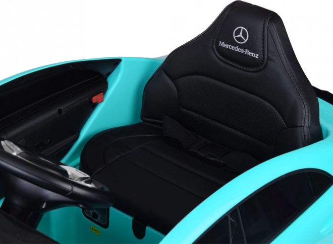 Comfortabele eco-lederen stoel met veiligheidsgordel