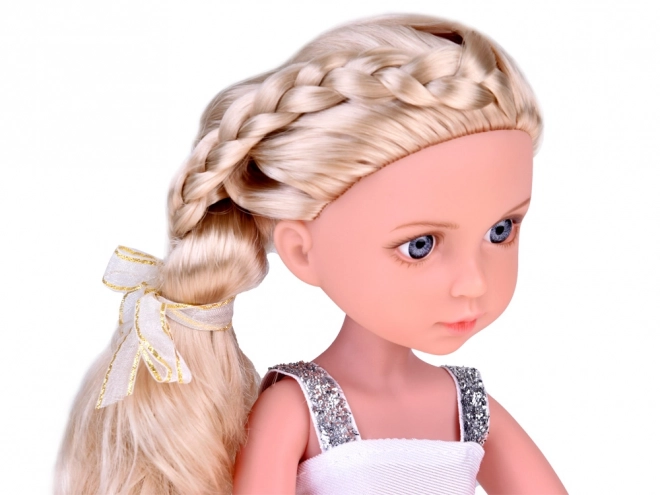 Elegante stijlvolle pop met hoed en lang blond haar