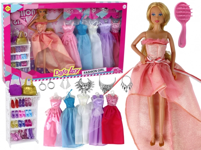 Pop met lang blond haar en accessoires