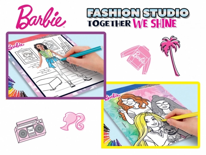 Boek met ontwerpsuggesties voor het maken van Barbie