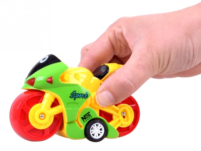 Kleurrijke kinder motor voor plezier