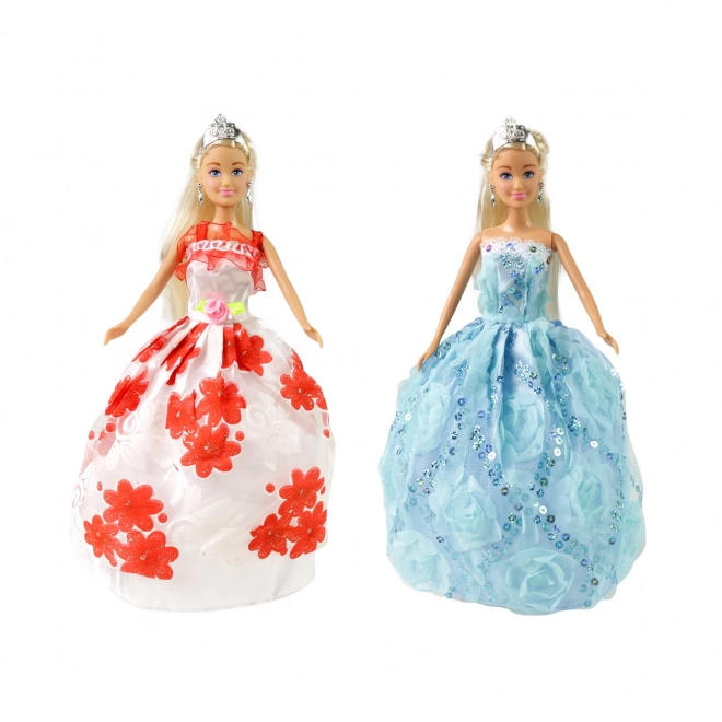 Kleertjes voor poppen met modejurken