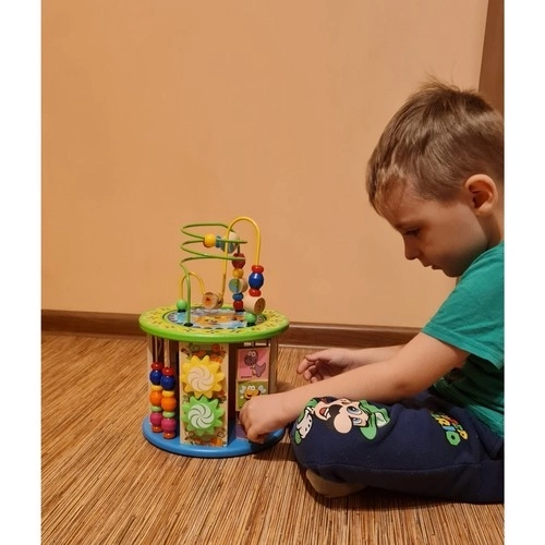 Houten blok met spelletjes voor kinderen