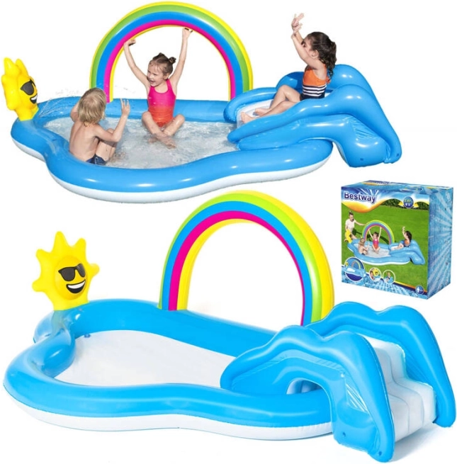 Kleurrijk kinderzwembad met regenboog en zonnetje