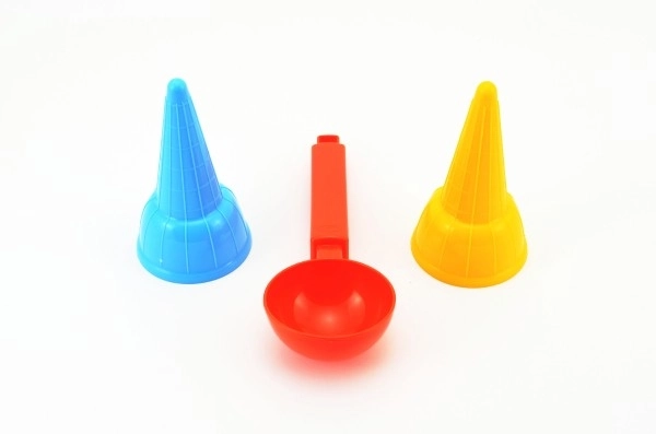 IJsets - 2x hoorntje + lepel van plastic in netje 8x18cm