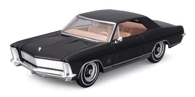 Gesamleerde model Buick Riviera 1965 1/26 zwart