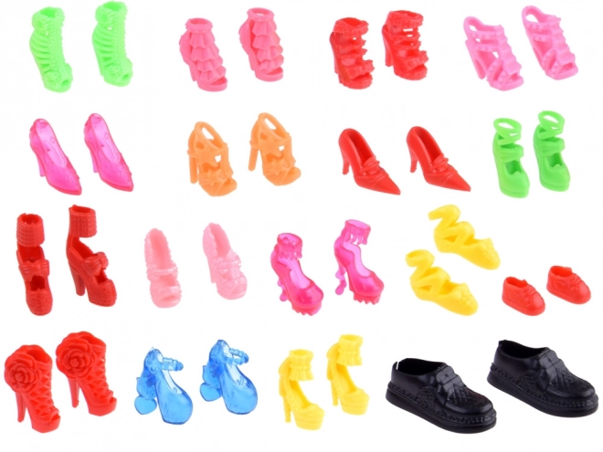 Set van jurken, schoenen en accessoires voor poppen