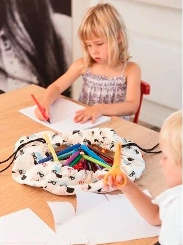 Universele organizer voor kinderbenodigdheden