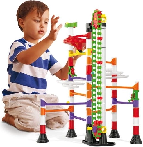 Leren door te spelen: motoriek en logica