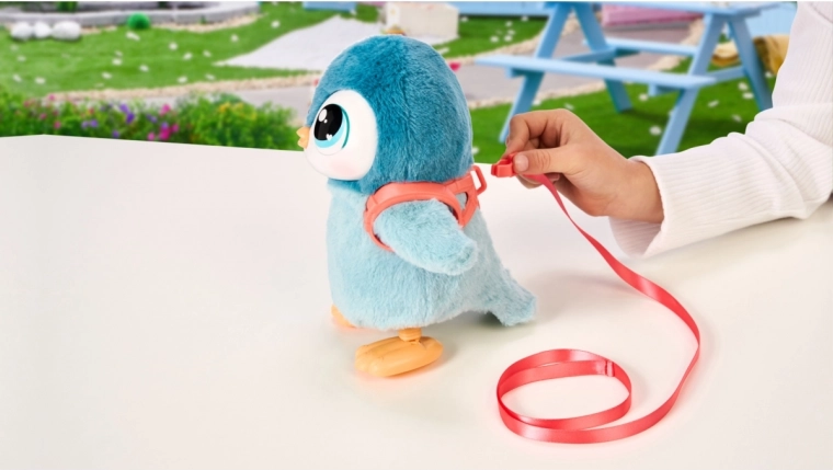 Loopt, wiegt en wappert met zijn vleugels