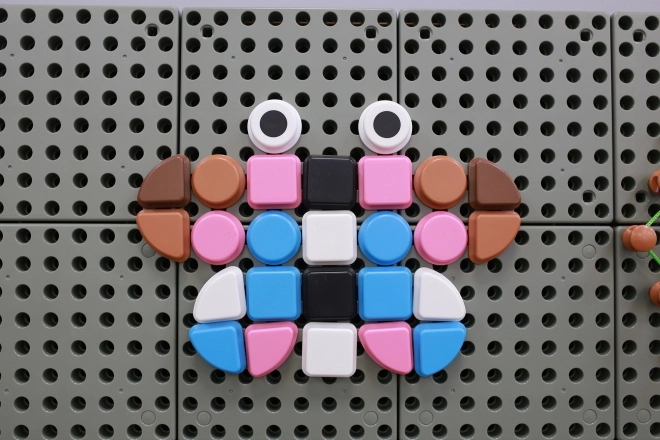 Masterkidz houten vrijstaande STEM-bord in de vorm van een huis met accessoires