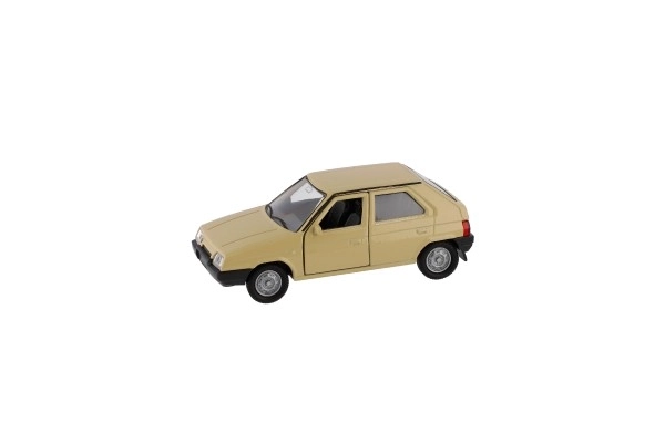 Auto Welly Škoda Favorit metaal/plastic 11cm 1:34 vrije loop mogelijkheid 4 kleuren doosje 15x7x7cm
