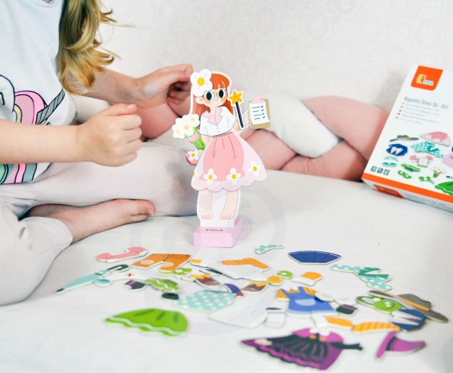 Houten magnetische aankleedpop - meisje