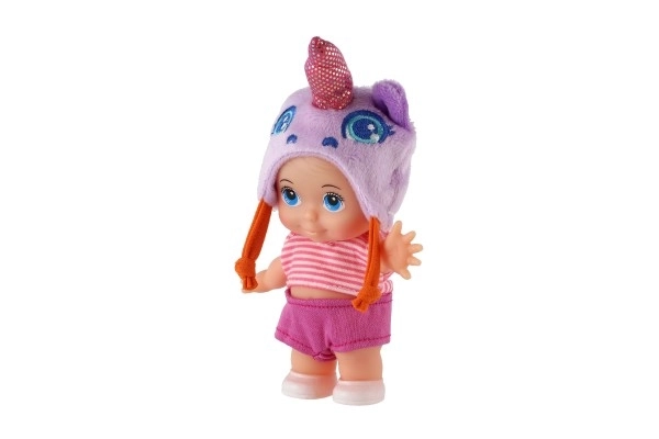 Poppenbaby met muts kunststof stevig lichaam 15cm 4 soorten in doosje 9x16x6cm
