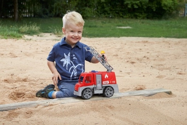 Auto Truxx brandweer plastic 29cm met figuur in doos 39x22x16cm 24m+