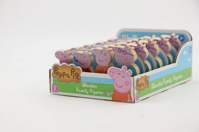 Houten figuren van de familie Peppa Pig