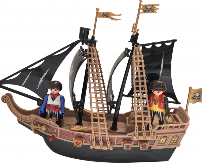 Piratenschip met figuren en licht- en geluidseffecten 30 cm