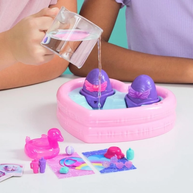 Hatchimals diertjes op zwembadfeestje