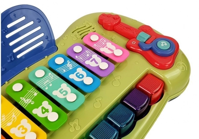 Muzikale kindertoetsen en xylofoon met verlichte toetsen