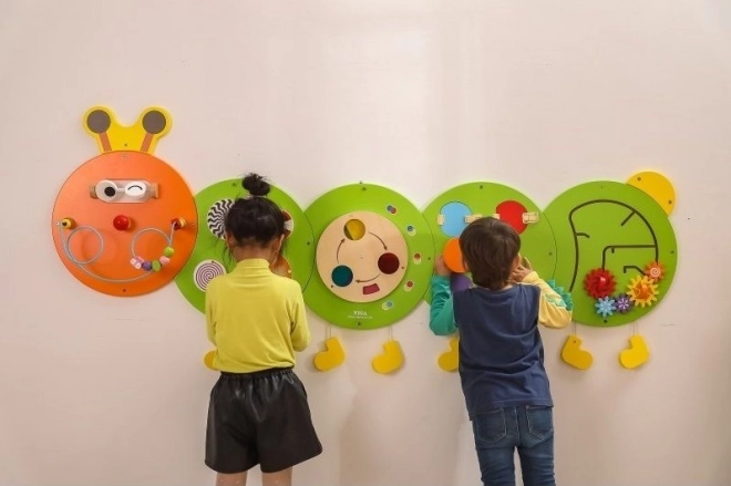 Houten wandmontessori paneel - rups