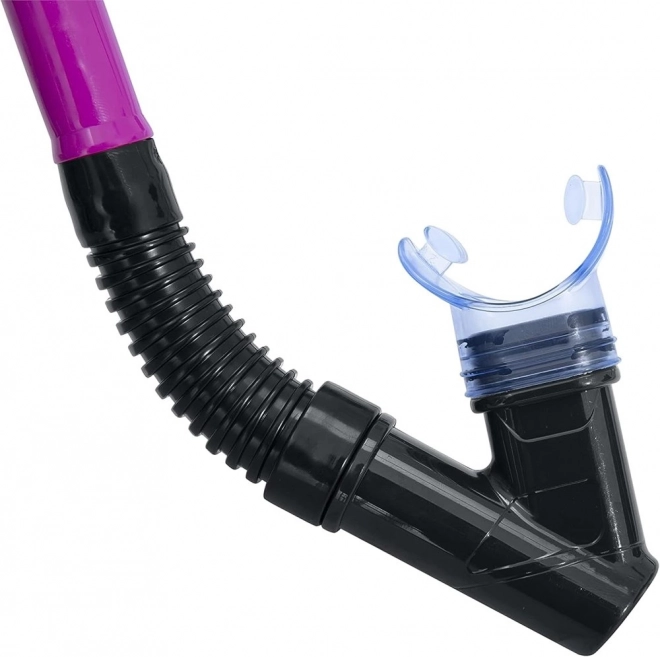 Roze duikset met masker en snorkel