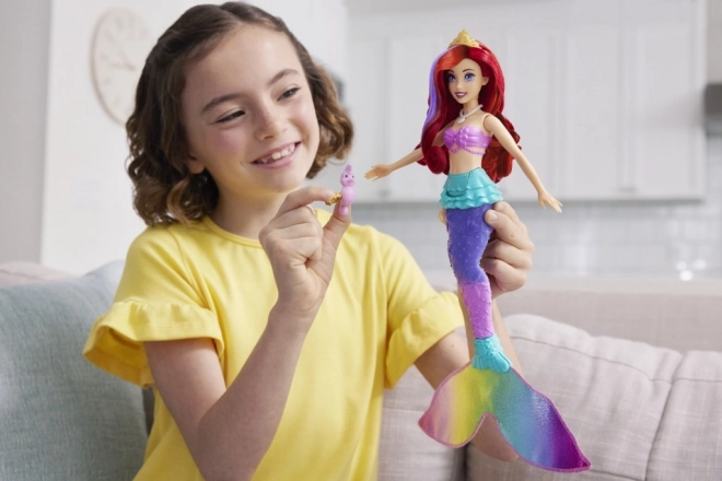 MATTEL Disney Princess pop Ariel kleine zeemeermin zwemt, verandert van kleur