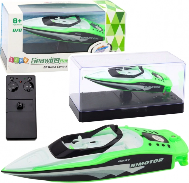 Groene op afstand bestuurbare motorboot