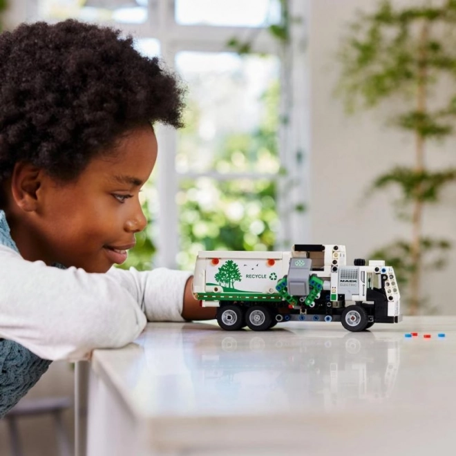 LEGO® Technic 42167 Mack® LR Electric Vuilniswagen