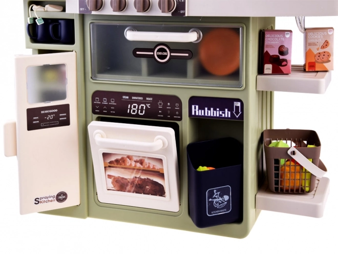 Realistische grote keuken met stoom, geluid en licht