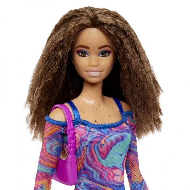 Barbie Fashionistas pop met golvend haar en sproeten