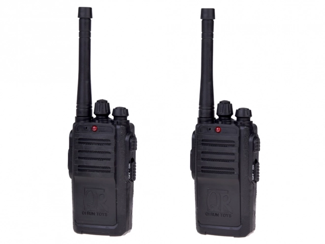 Set van militaire uitrusting met helm, verrekijker en walkie-talkie